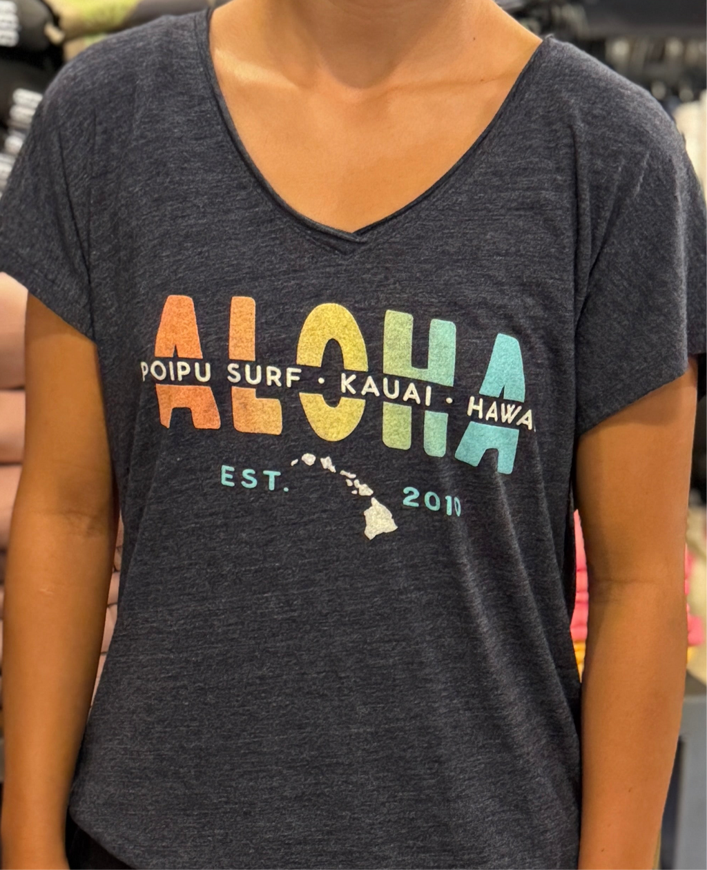 Happiny HI Island Chain Logo Women's V-Neck SS Tee